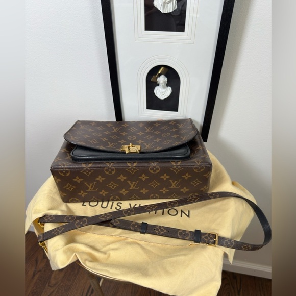 *SOLD somewhere else* Louis Vuitton Marignan Handbag Monogram - Picture 9 of 16
